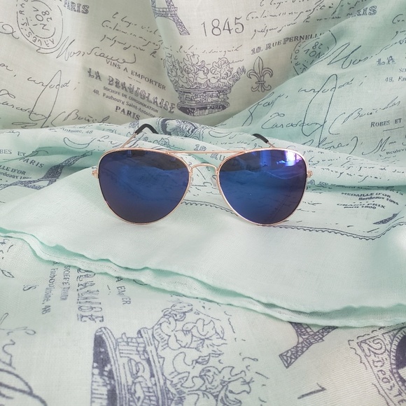 Blue navigator sunglasses - Picture 3 of 3
